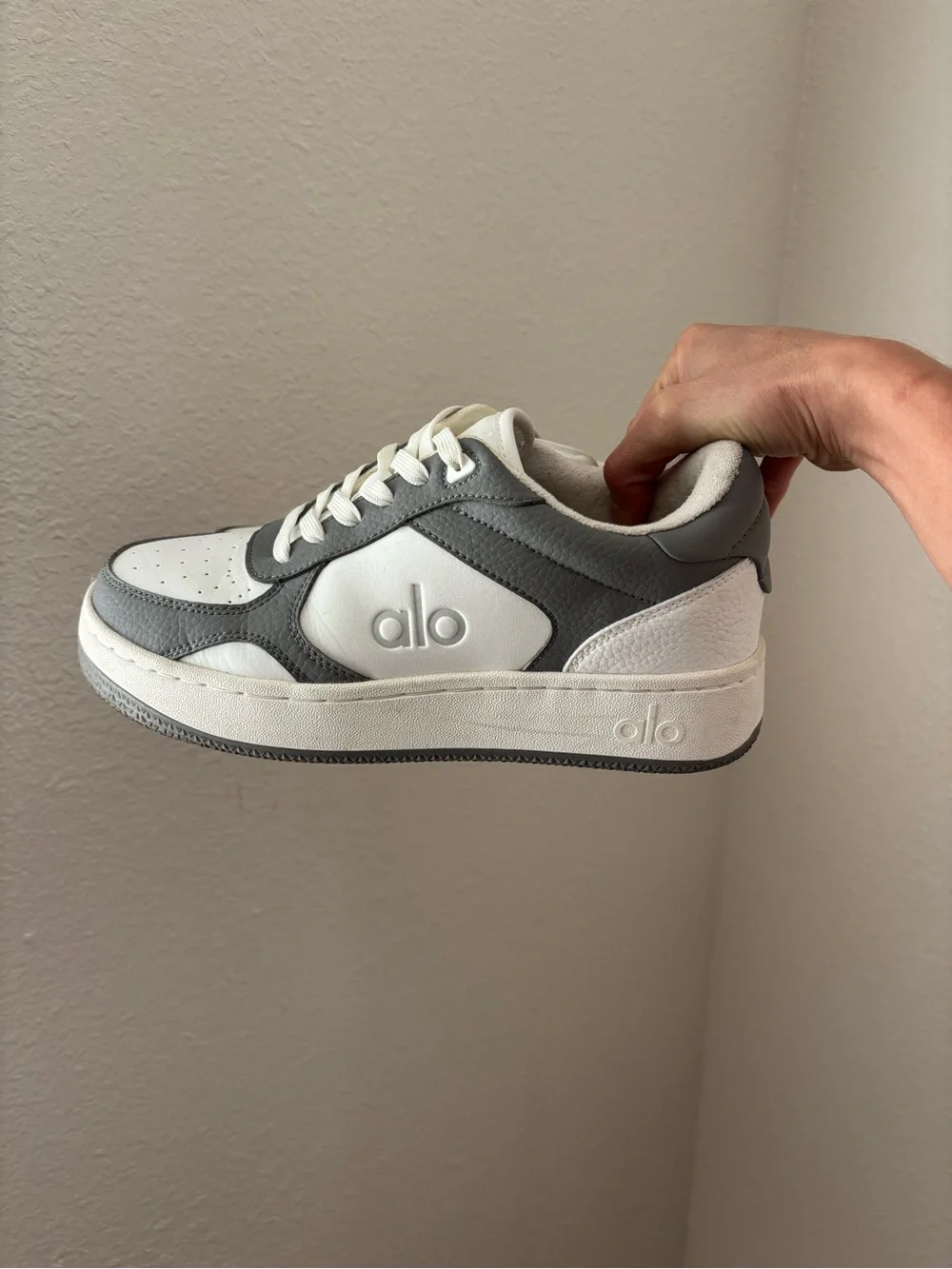 ALO Recovery Mode Sneaker (6.5)